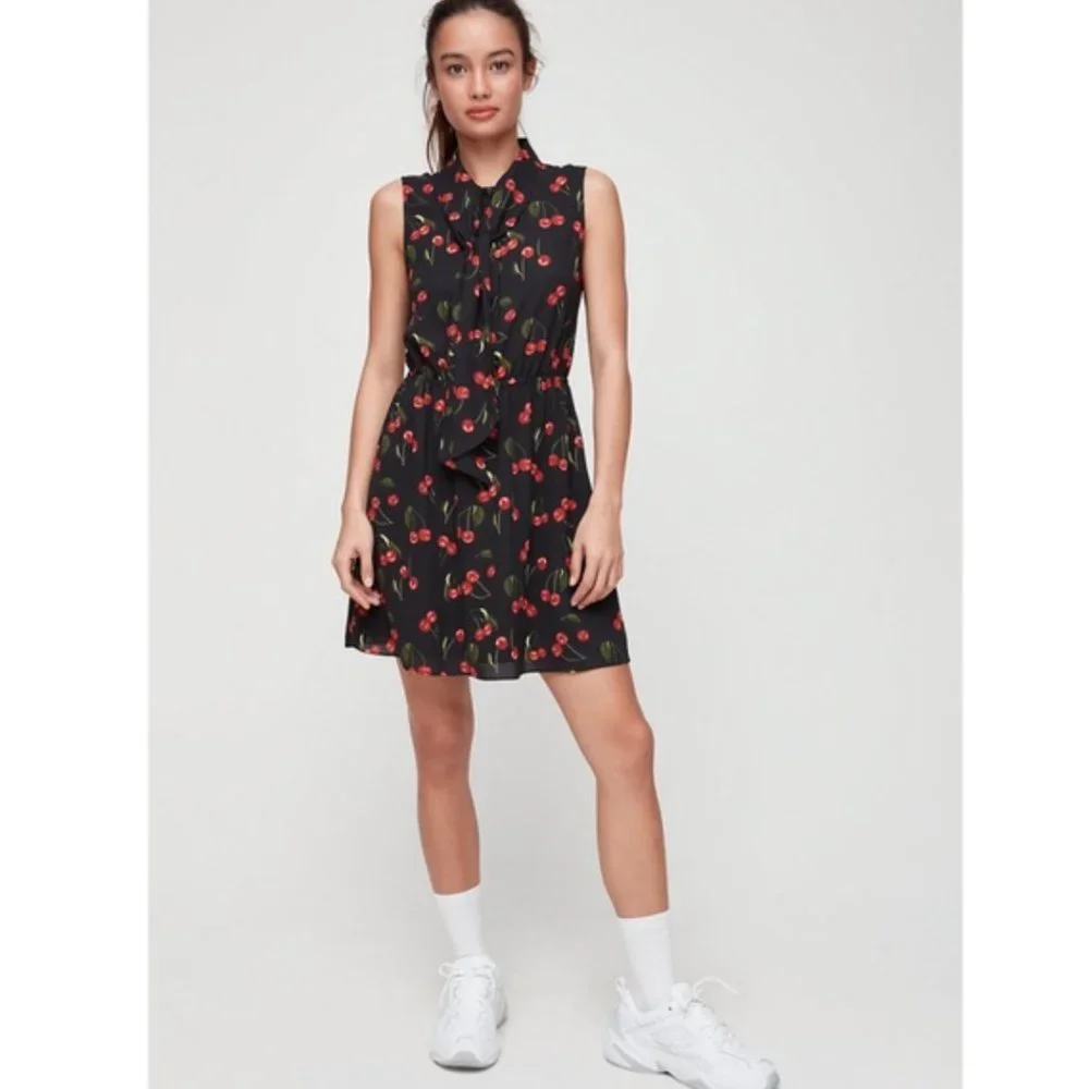 🔥Sales - Aritzia Sunday Best Veronica Dress Slvls Cherry - Size S - Picture 3 of 13